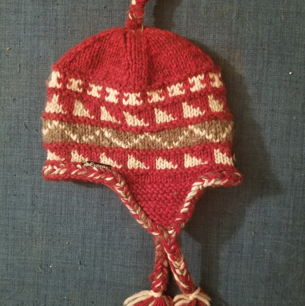 Fleece-lined cheerful knit hat